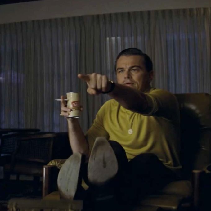 Electroneum 2.0 - Leonardo pointing